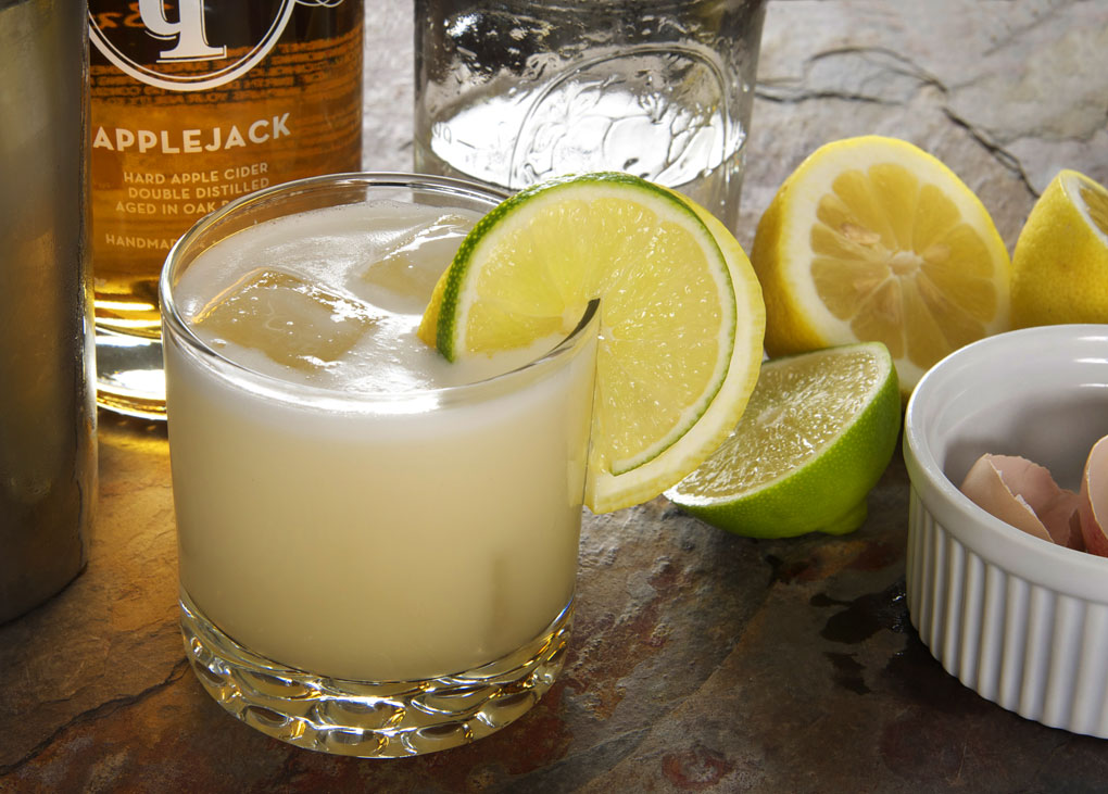 Apple-Jack-Sour-cocktail@10